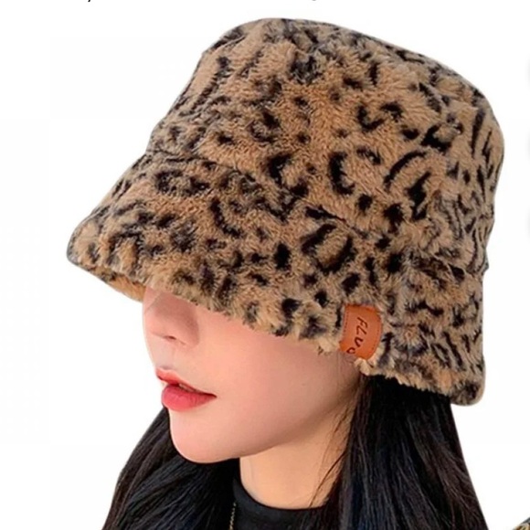 CoCopeaunts Large Bucket Hat, Faux Fur Animal Print - Picture 4 of 4